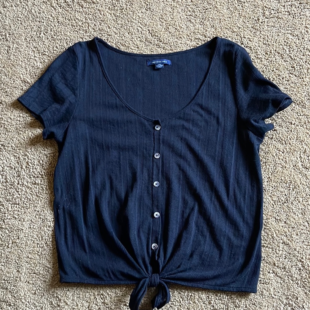 Black button up cropped American eagle shirt. Size Large, fits like a medium.